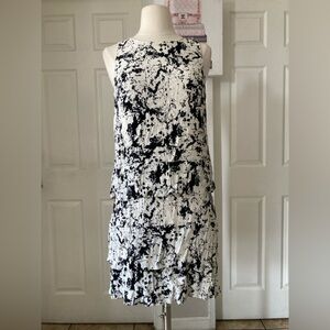 Banana Republic Blk & white Tiered Print Dress